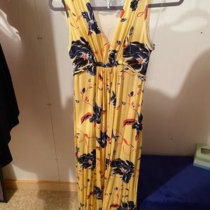 Maternity maxi dress